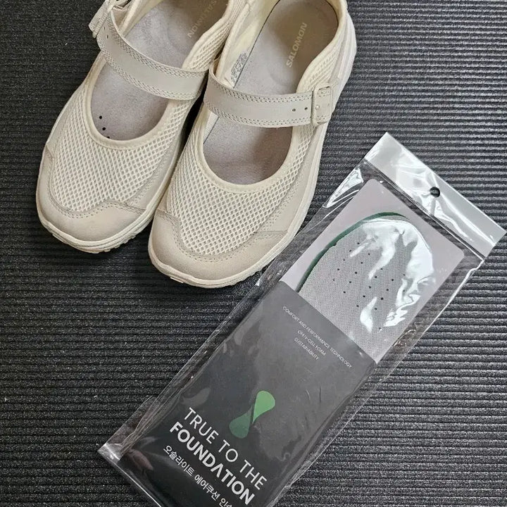 [BUNJANG] Salomon Mary Jane Sneakers - 250mm / 살로몬 메리제인 운동화 + 오솔라이트 인솔 250