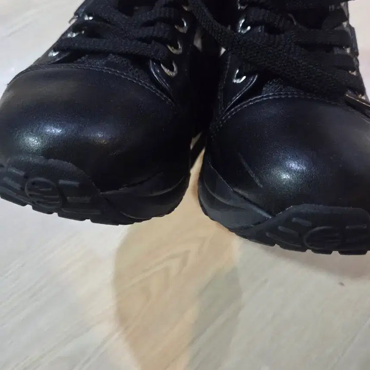 [BUNJANG] NOTIA Premium Black Sneakers / NOTIA 프리미엄 블랙 스니커즈