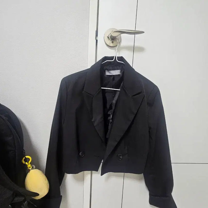 [BUNJANG] Bringsom Cropped Jacket / 브링썸 크롭자켓