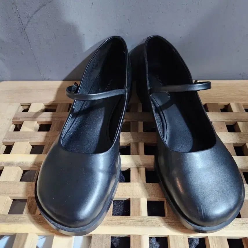 [BUNJANG] Charles &amp; Keith Women&