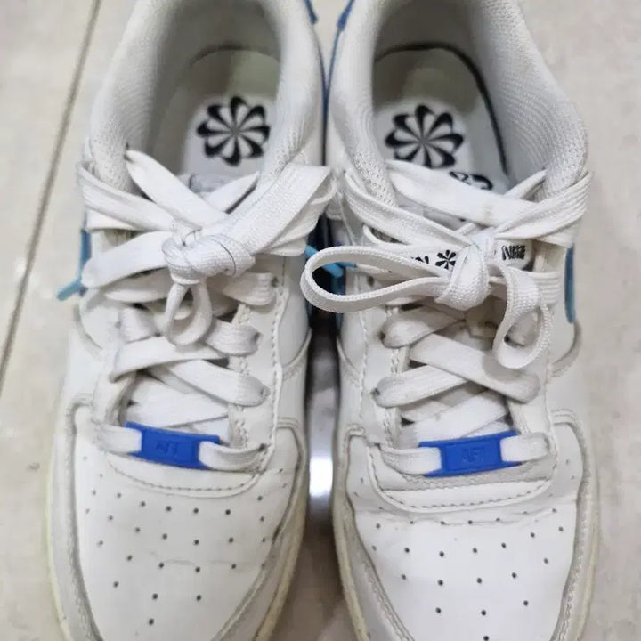 [BUNJANG] Nike Air Force 1 Low White/Blue (240mm) / 나이키 에어포스 로우 화이트/블루 240mm