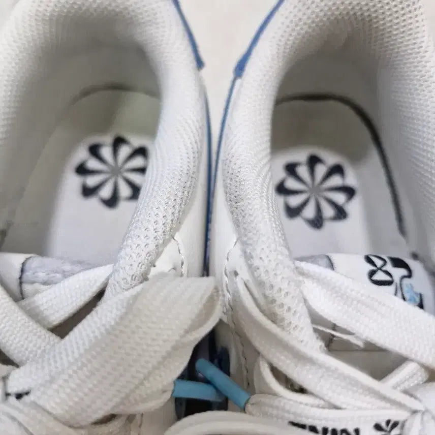 [BUNJANG] Nike Air Force 1 Low White/Blue (240mm) / 나이키 에어포스 로우 화이트/블루 240mm