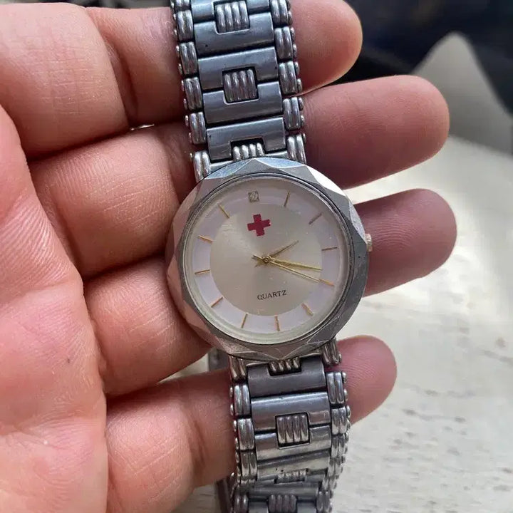[BUNJANG] Korean Red Cross Metal Wristwatch / 메탈재질의 대한적십자 시계 / 요316