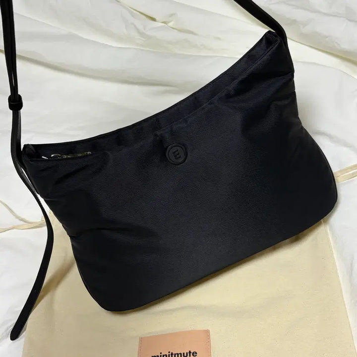 [BUNJANG] MinuteMute Cleo Soft Black Bag / 미닛뮤트 클로 소프트 블랙