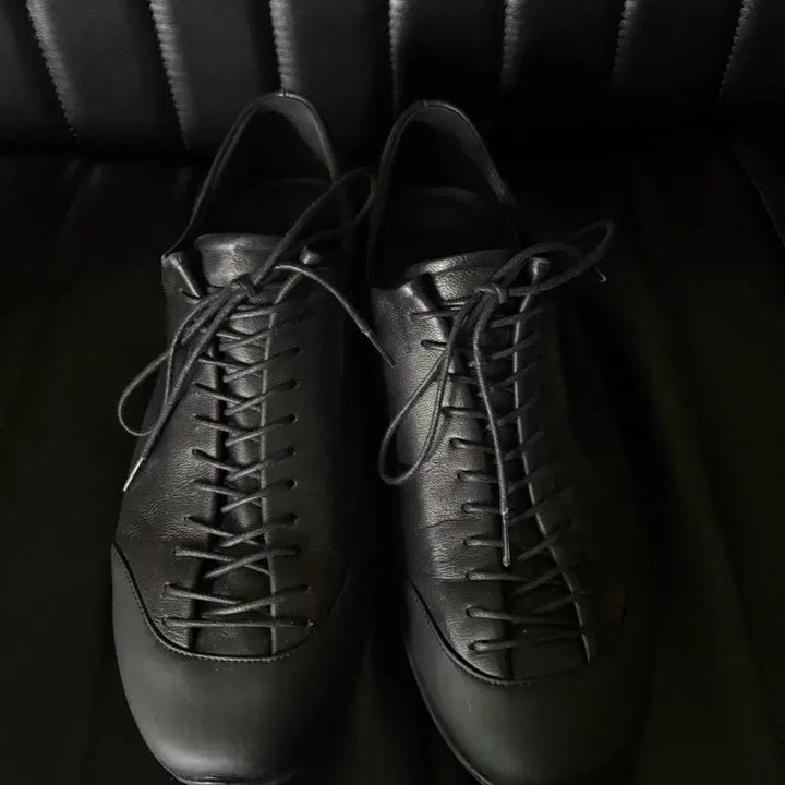 [BUNJANG] Amomento Vibram Lace-Up Sneakers / 아모멘토 비브람 레이스업 스니커즈 8사이즈