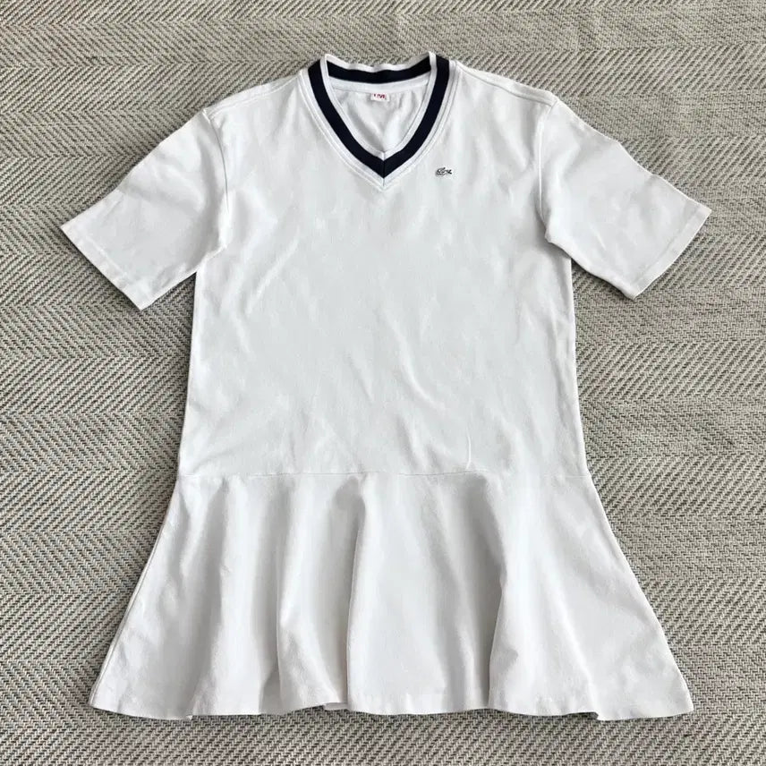 [BUNJANG] Lacoste White V-Neck Midi Dress / 라코스테 화이트 V넥 원피스