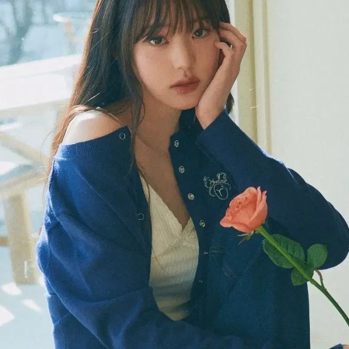 [BUNJANG] Rola Rola Embroidered Cardigan Navy (Jang Won-young Wear) / 로라로라 자수 가디건 네이비 (장원영 착장)