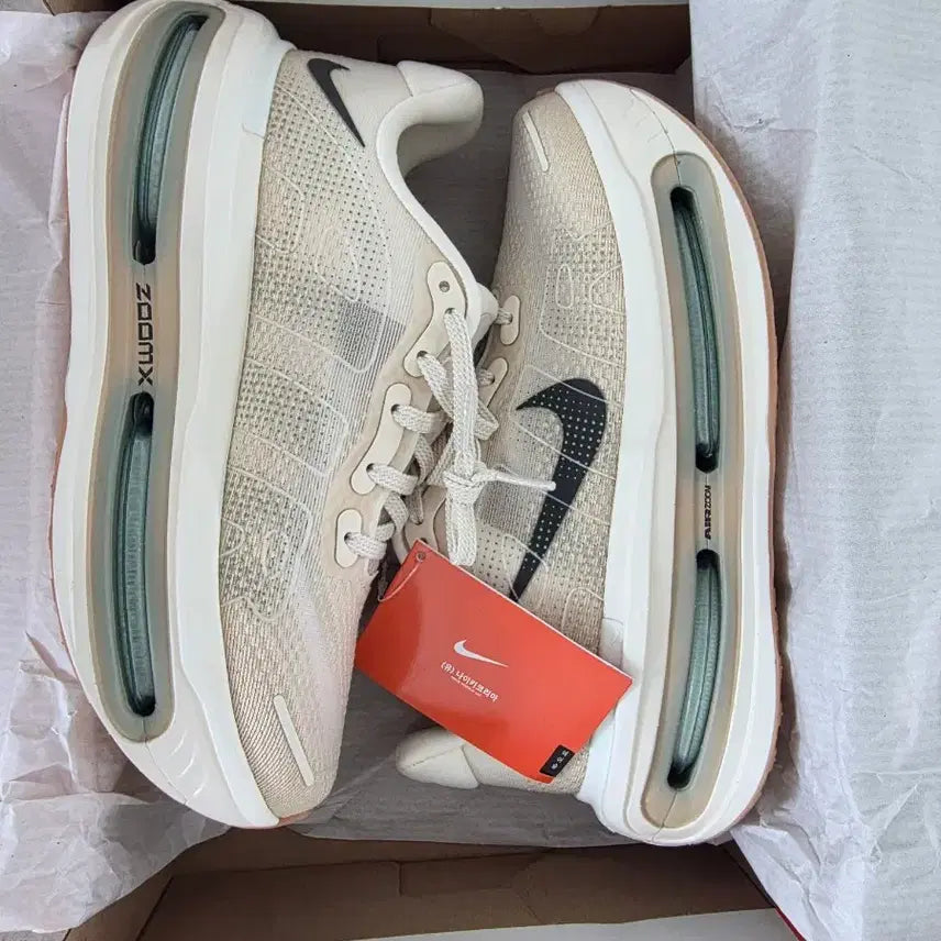 [BUNJANG] Nike Vomero Premium Beige 240 / 나이키 보메로 프리미엄 베이지색상 240