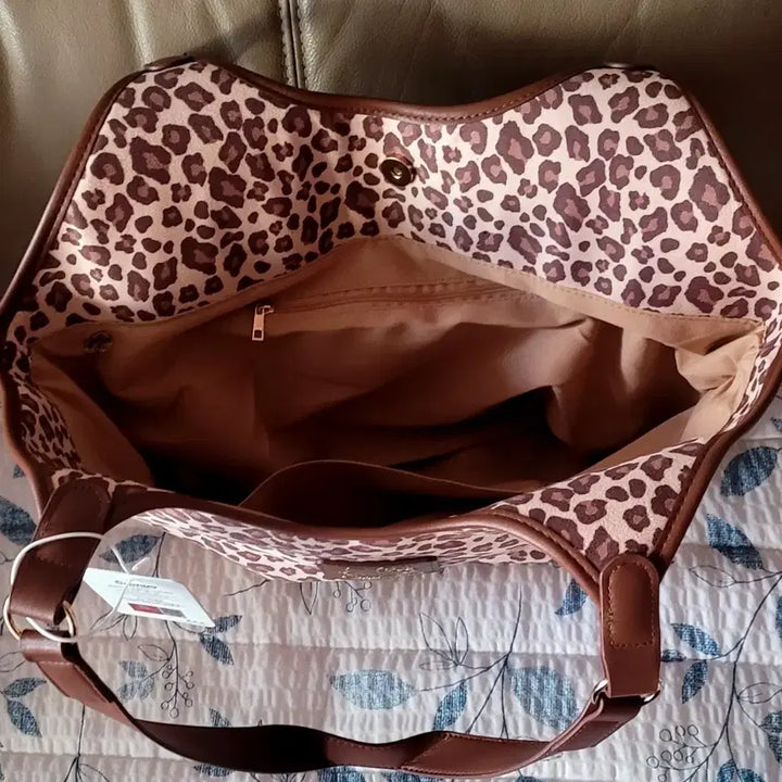 [BUNJANG] Sanrio Hello Kitty Leopard Hobo Bag / [가격내림]산리오 정품 헬로키티 레오파드 호보백 가방(새상품)
