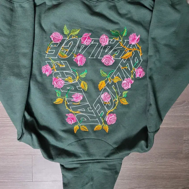 [BUNJANG] Palace Rose P3 Hoody Racey Green SS25 / 팔라스 로즈 P3 hood racey green 25ss 팝니다.