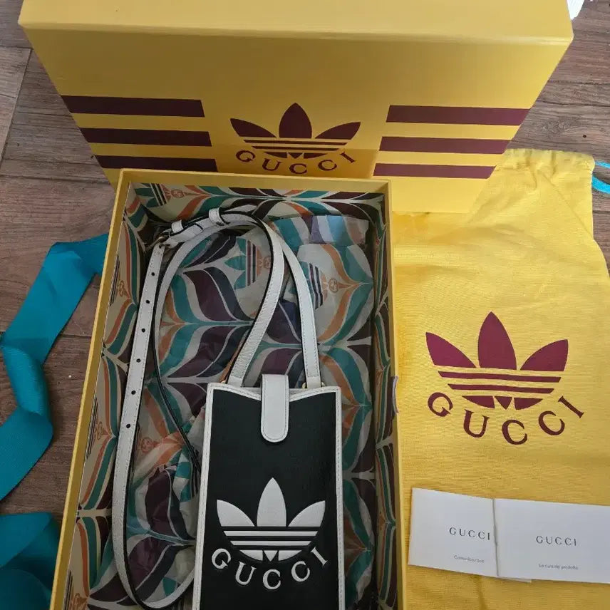 [BUNJANG] Gucci x Adidas Collaboration Phone Holder Crossbody Bag / 구찌다스폰백,구찌 아디다스콜라보폰백,구찌다스폰홀드,