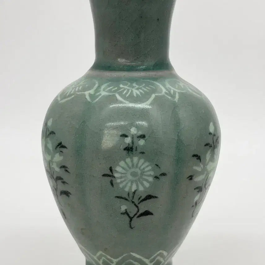 [BUNJANG] Celadon Chrysanthemum Inlaid Vase / 청자상감국화문화병