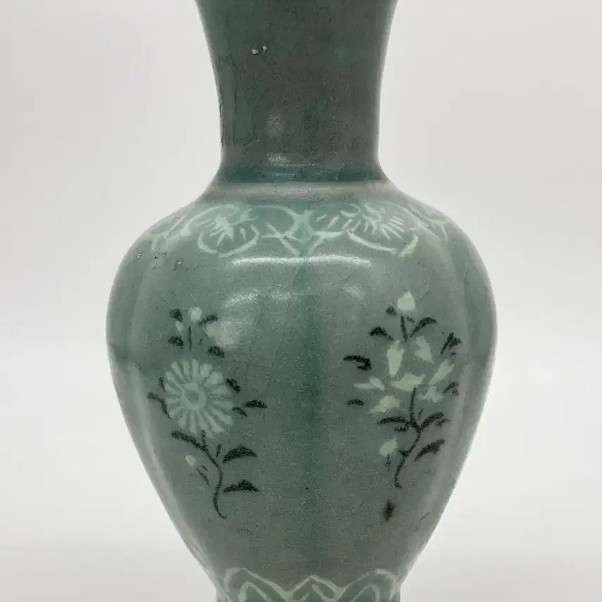 [BUNJANG] Celadon Chrysanthemum Inlaid Vase / 청자상감국화문화병