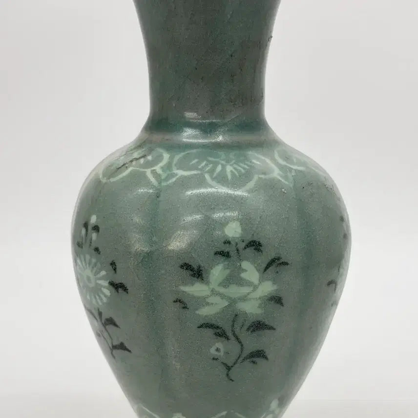 [BUNJANG] Celadon Chrysanthemum Inlaid Vase / 청자상감국화문화병
