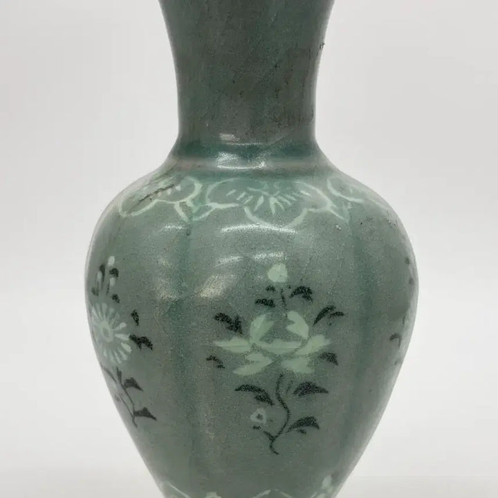 [BUNJANG] Celadon Chrysanthemum Inlaid Vase / 청자상감국화문화병