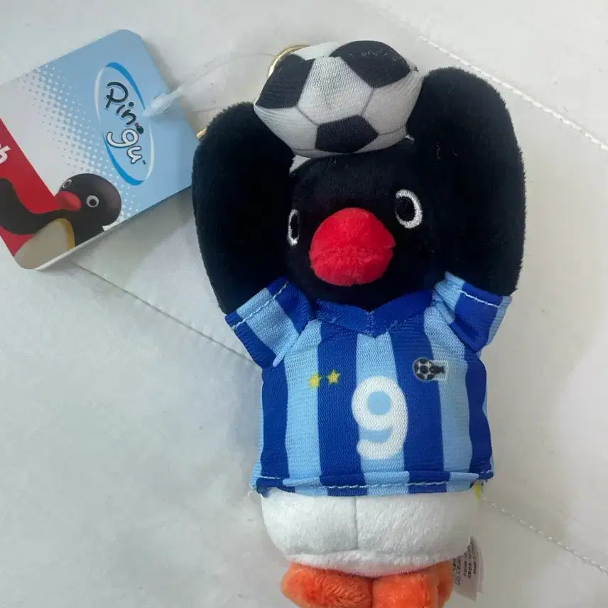 [BUNJANG] Pingu Soccer Uniform Doll Keychain New / 핑구 축구 유니폼 인형 키링 새상품