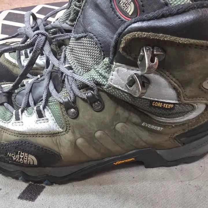 [BUNJANG] The North Face Gore-Tex Hiking Boots (260mm) / 노스페이스정품 등산화. 260