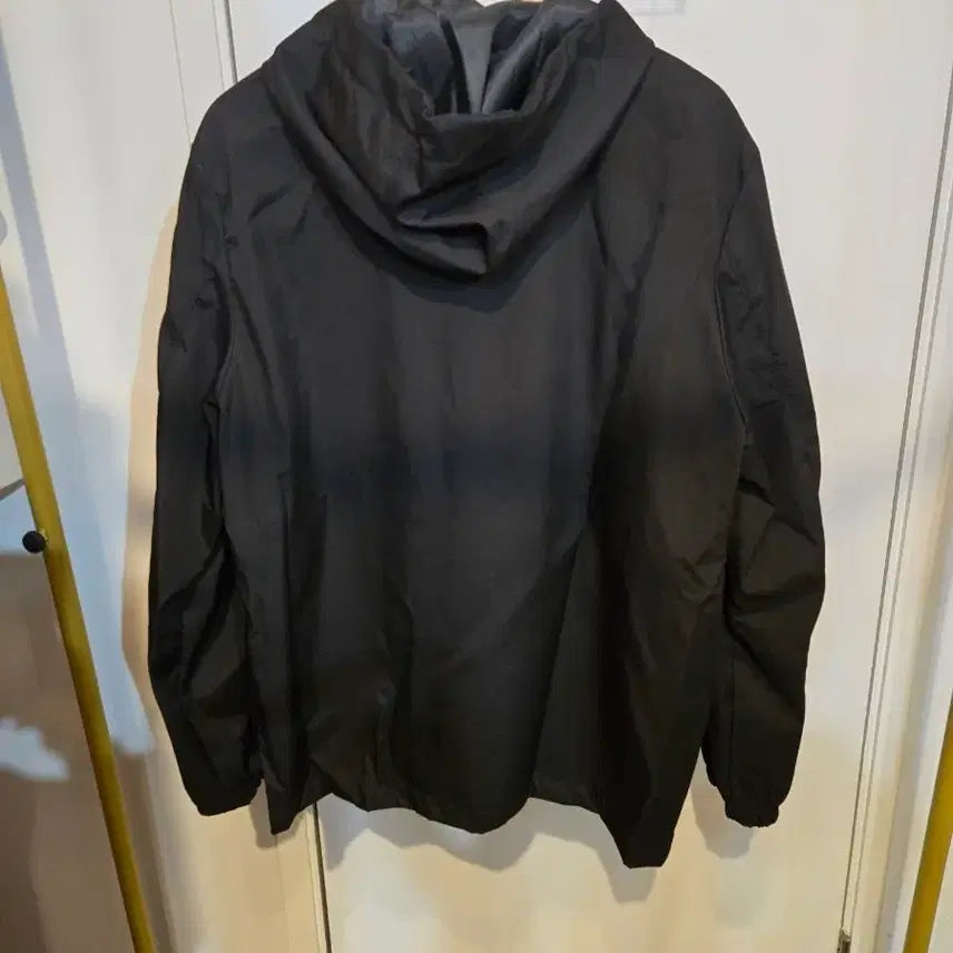 [BUNJANG] Black Hooded Windbreaker Jacket Size 110 / 블랙 후드 바람막이 자켓 110 새상품