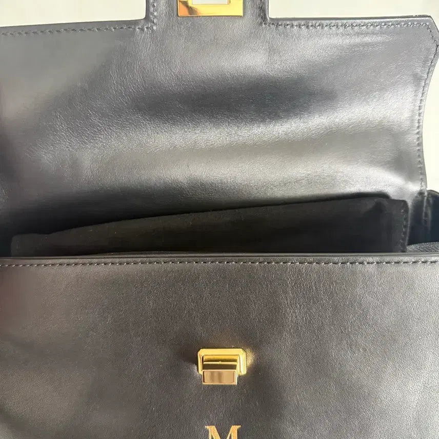 [BUNJANG] PEPPEROONYOON Leather No. 1 Black Small Tote Bag / PEPPEROONYOON 페퍼윤윤 레더 25 토트백