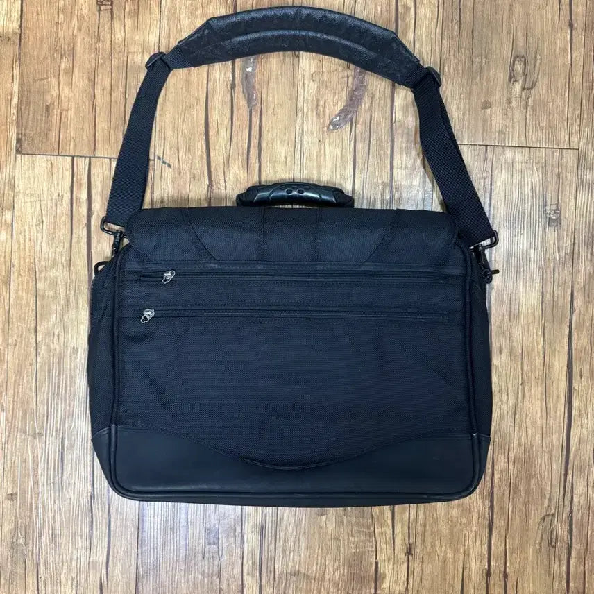 [BUNJANG] Oakley 00s Messenger Bag Crossbody Black / 00s 오클리 메신저백 크로스백 블랙