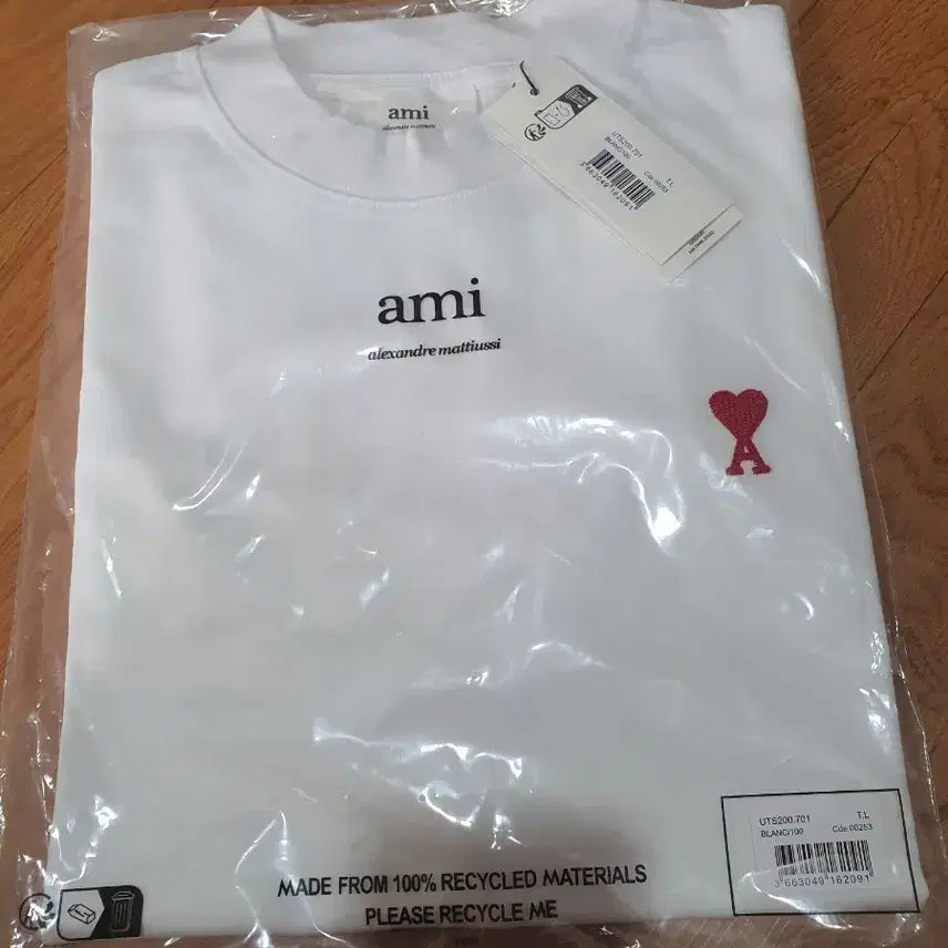 [BUNJANG] AMI Small Heart Logo White T-shirt - Size L / 아미 스몰 하트 로고 화이트 반팔티 새상품L