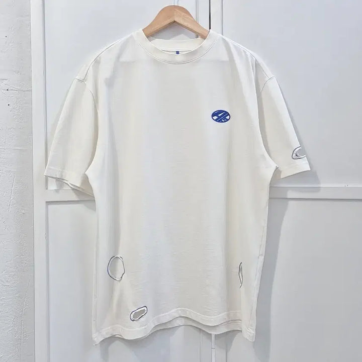 [BUNJANG] ADER ERROR Distorted Logo Stitch Hole T-shirt / 아더에러 디스토트 로고 스티치 홀 반팔티 A1