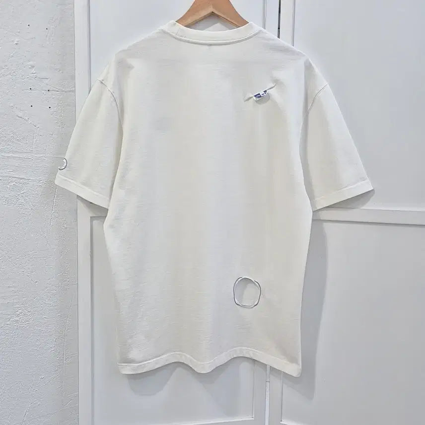 [BUNJANG] ADER ERROR Distorted Logo Stitch Hole T-shirt / 아더에러 디스토트 로고 스티치 홀 반팔티 A1