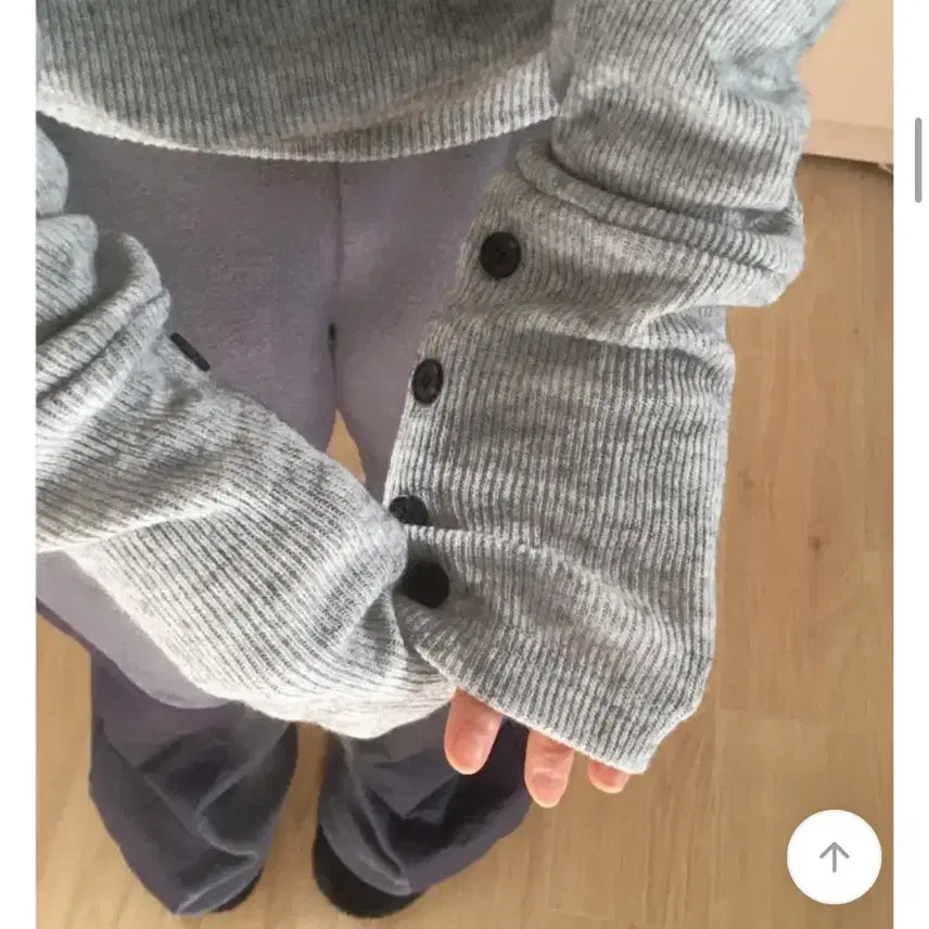 [BUNJANG] Gray V-Neck Button Knit / 그레이 브이넥 버튼 니트