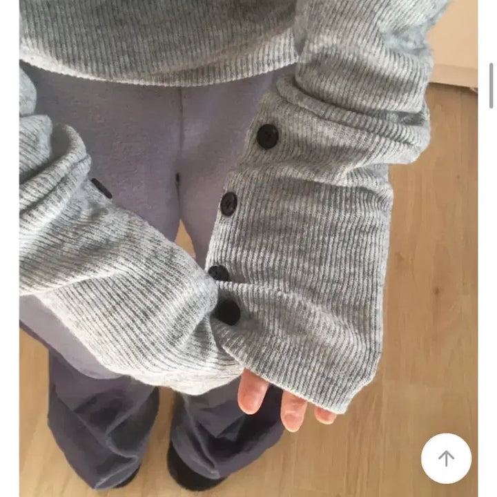 [BUNJANG] Gray V-Neck Button Knit / 그레이 브이넥 버튼 니트