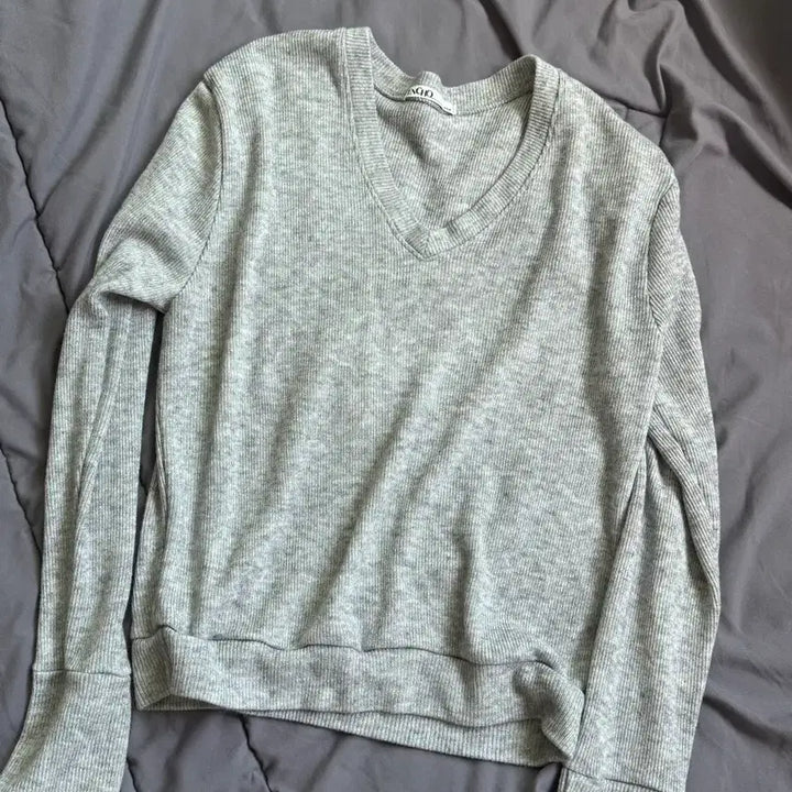 [BUNJANG] Gray V-Neck Button Knit / 그레이 브이넥 버튼 니트