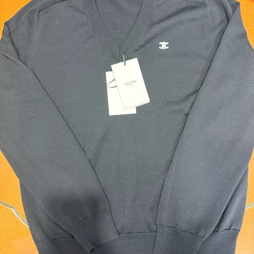[BUNJANG] Celine Triomphe V-Neck Knit Wool 100% Size M / 셀린느 트리오페 울100 브이넥 니트 m사이즈