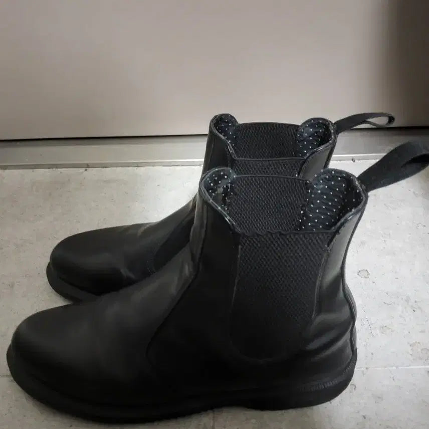 [BUNJANG] Dr. Martens Flora Chelsea Boots UK 9 (280) / 닥터마틴 플로라 UK9 ( 280 )