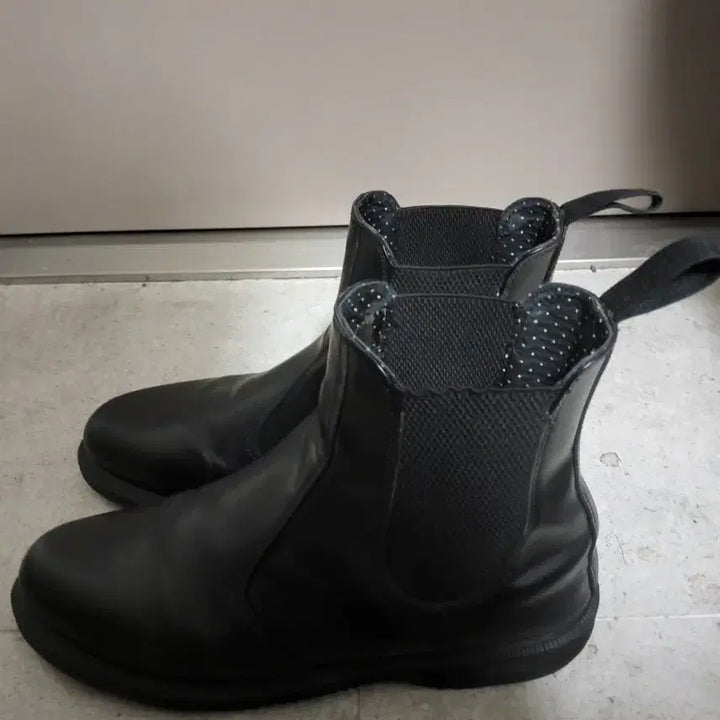 [BUNJANG] Dr. Martens Flora Chelsea Boots UK 9 (280) / 닥터마틴 플로라 UK9 ( 280 )