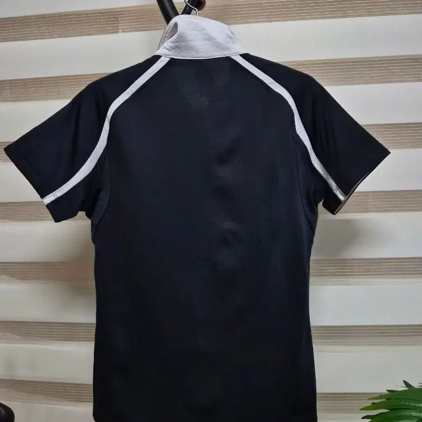 [SOLD OUT] 택포)나이키 드라이핏 블랙 카라 반팔 셔츠 M