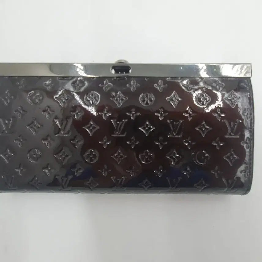 [BUNJANG] Modern Black Enamel Long Wallet / 모던한 블랙 에나멜 장지갑