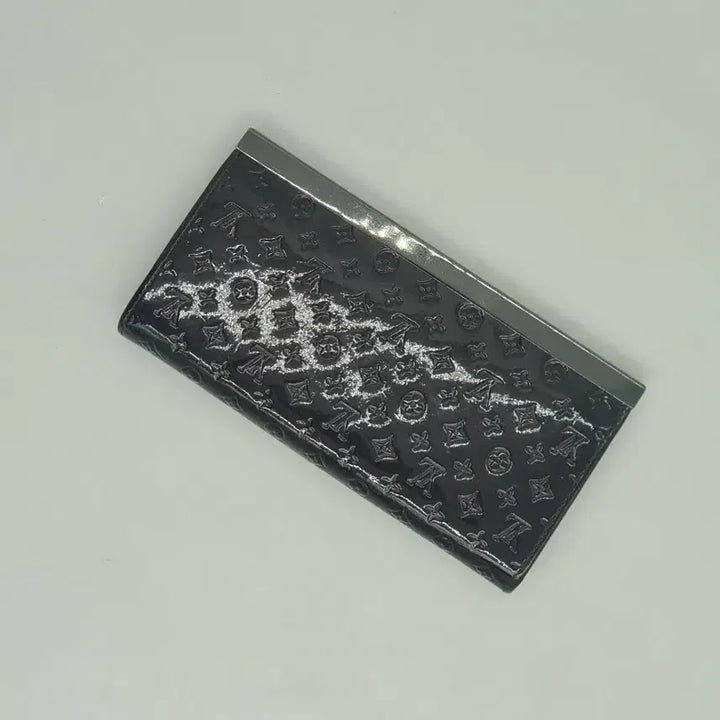 [BUNJANG] Modern Black Enamel Long Wallet / 모던한 블랙 에나멜 장지갑
