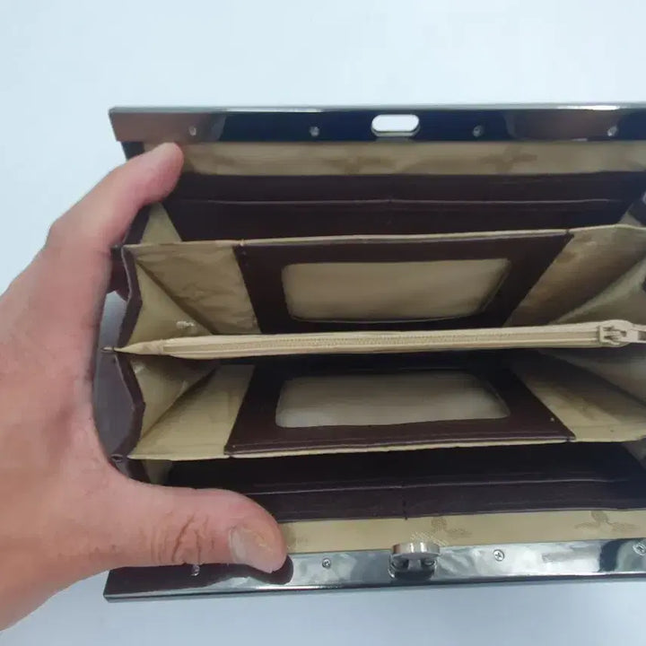 [BUNJANG] Modern Black Enamel Long Wallet / 모던한 블랙 에나멜 장지갑