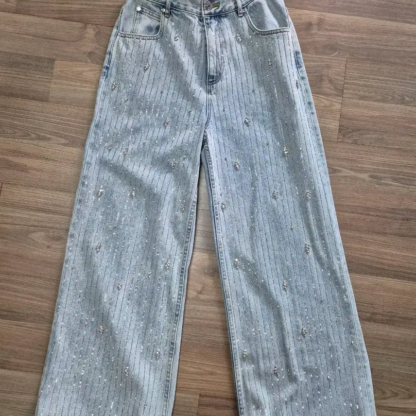 [SOLD OUT] [SANDRO/새상품] 산드로 24SS 라인스톤 와이드 데님 팬츠(36)