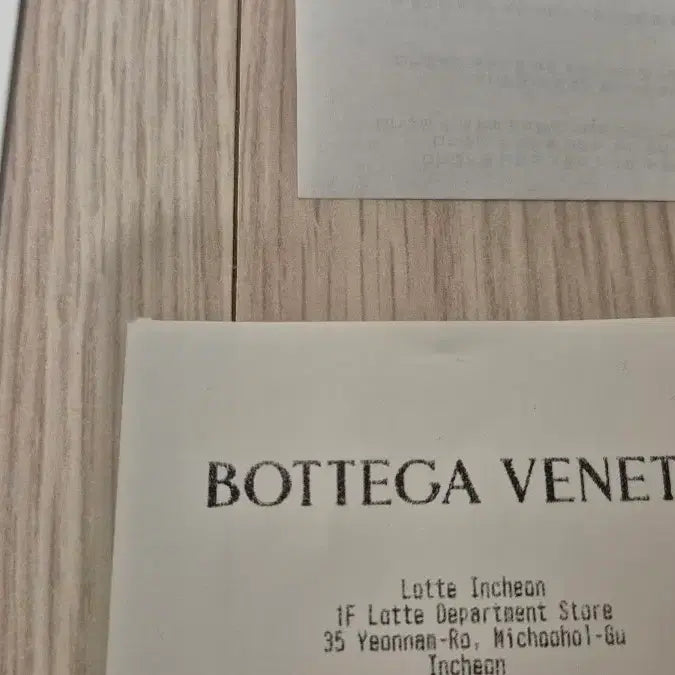 [BUNJANG] Bottega Veneta New Model Bi-fold Wallet Full Box New / 보테가신형 반지갑 풀박스 새상품