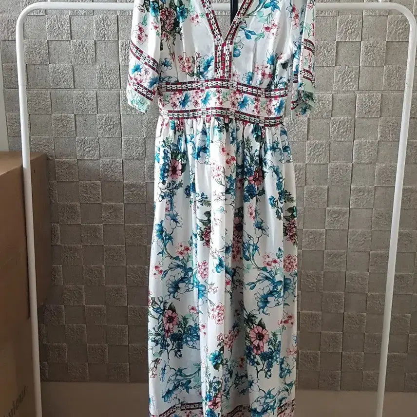 [BUNJANG] Synsden Flower Long Dress / 신스덴 플라워 롱 원피스 V넥 반팔