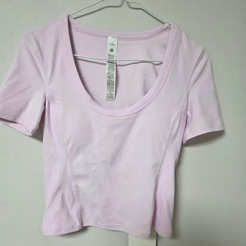 [BUNJANG] Lululemon Pink Cropped Short Sleeve Bra Top Size 4 / 택달린새상품/44/룰루레몬 핑크 크롭 반팔 브라티 4사이즈
