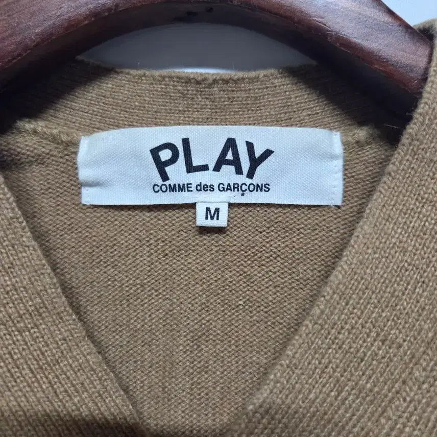 [BUNJANG] Comme des Garçons Black Heart Badge Cardigan / (M)  꼼데  블랙와펜 가디건
