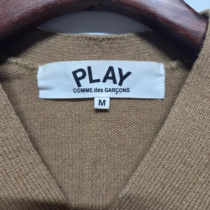 [BUNJANG] Comme des Garçons Black Heart Badge Cardigan / (M)  꼼데  블랙와펜 가디건
