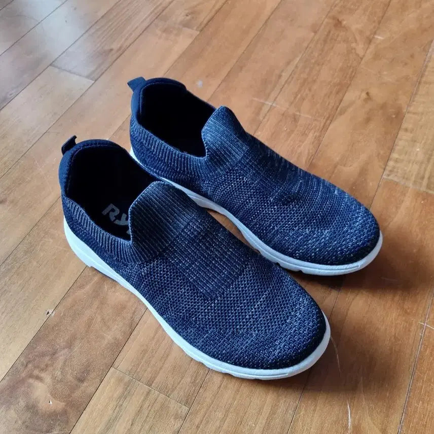 [BUNJANG] RYN Knit Slip-on Walking Shoes (255mm) / 린(RYN) 니트 슬립온 워킹화(255mm)