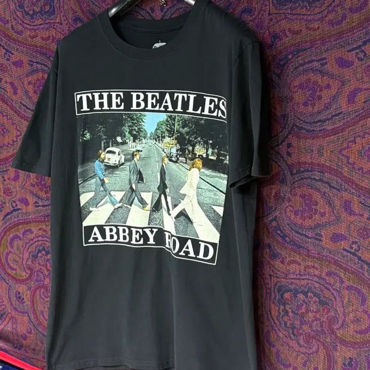 [BUNJANG] The Beatles Abbey Road T-Shirt / 오피셜 비틀즈 Abbey Road 검정 반팔 티셔츠