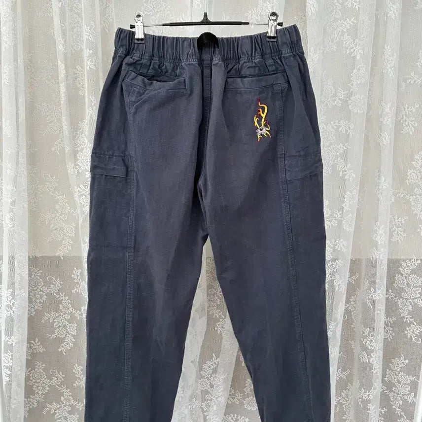 [BUNJANG] YesEyesee Embroidered Cotton Pants Navy / S) 예스아이씨 자수 코튼 팬츠 네이비