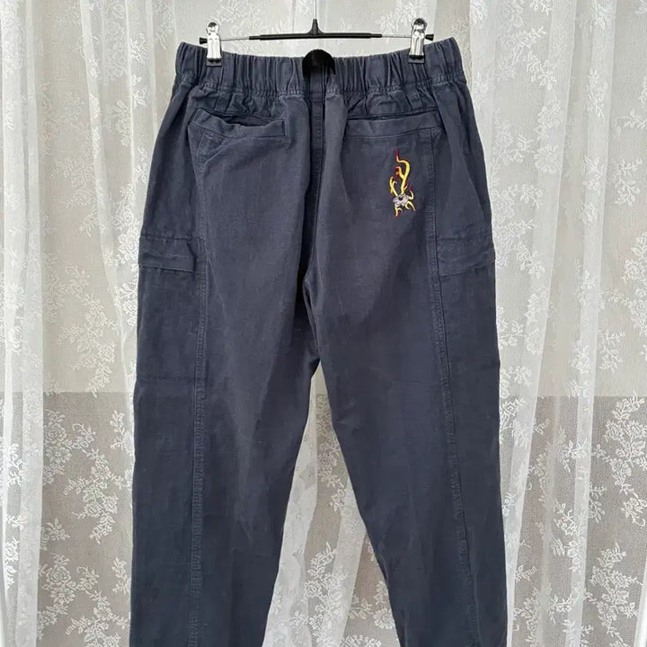 [BUNJANG] YesEyesee Embroidered Cotton Pants Navy / S) 예스아이씨 자수 코튼 팬츠 네이비