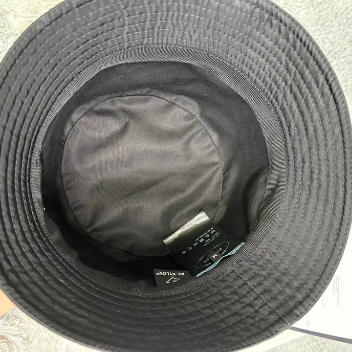 [BUNJANG] Prada Re-Nylon Bucket Hat Black / [M,새상품급] 프라다 리나일론 버킷햇 블랙