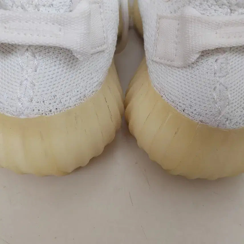 [BUNJANG] Adidas Yeezy Boost 350 V2 Cream White / 아디다스 이지부스트 350 V2 크림 화이트