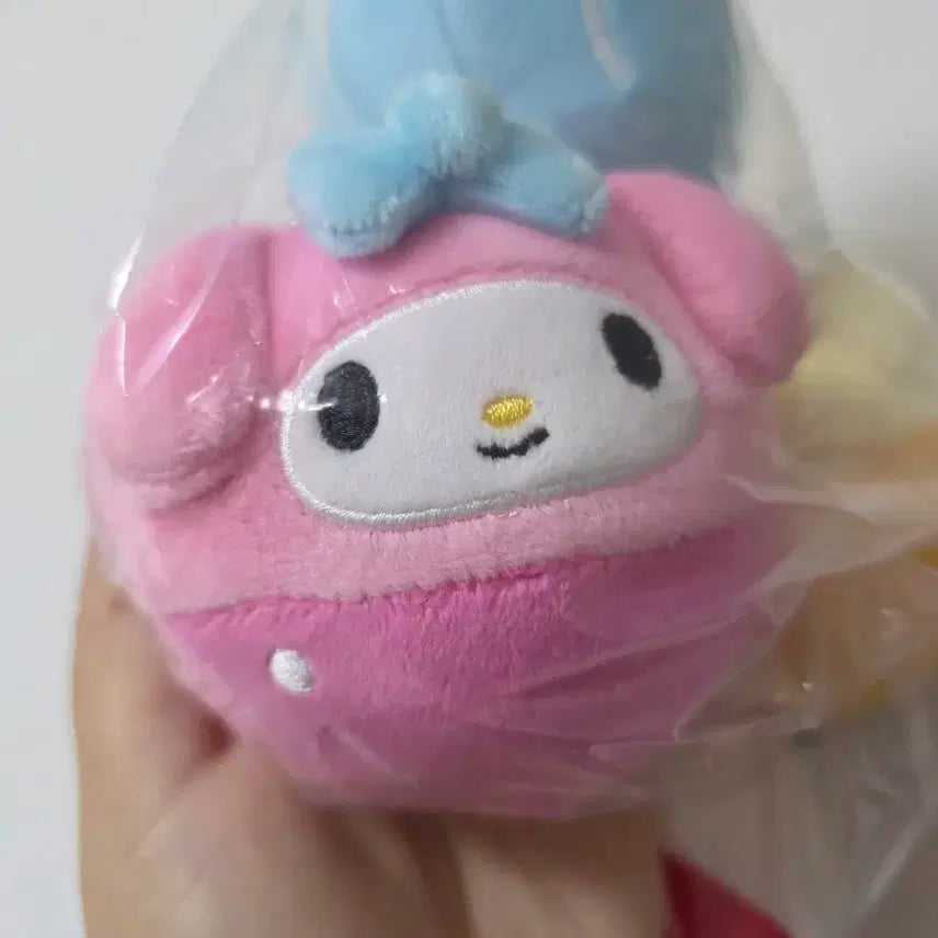 [BUNJANG] Sanrio Avail Mascot Set (My Melody &amp; Kuromi) with Bag / 산리오 아베일 가챠볼 마스코트 마멜,쿠로미&amp;가방 세트